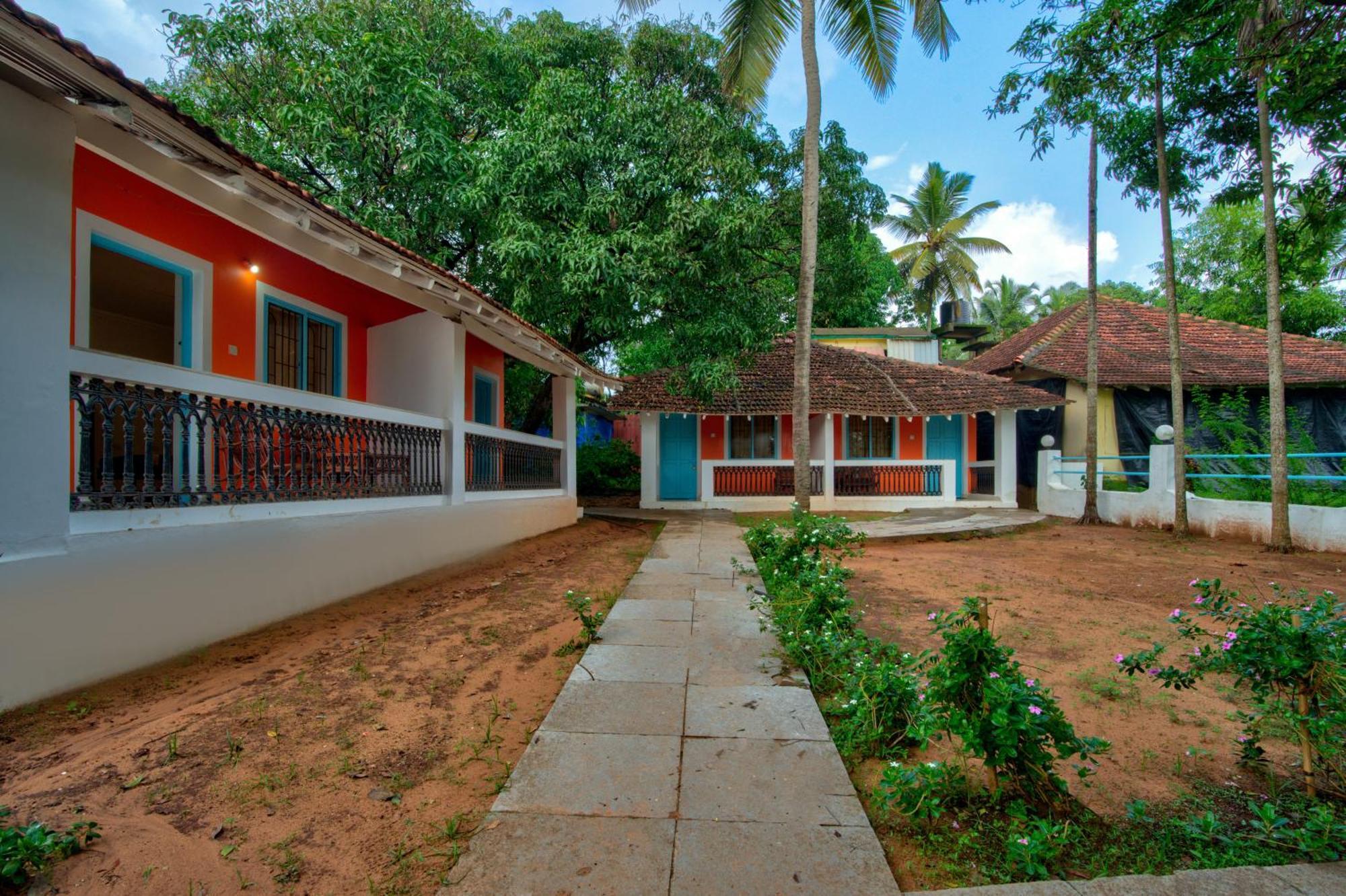 Papilio Beach Front Cottages-Tbv Baga Esterno foto