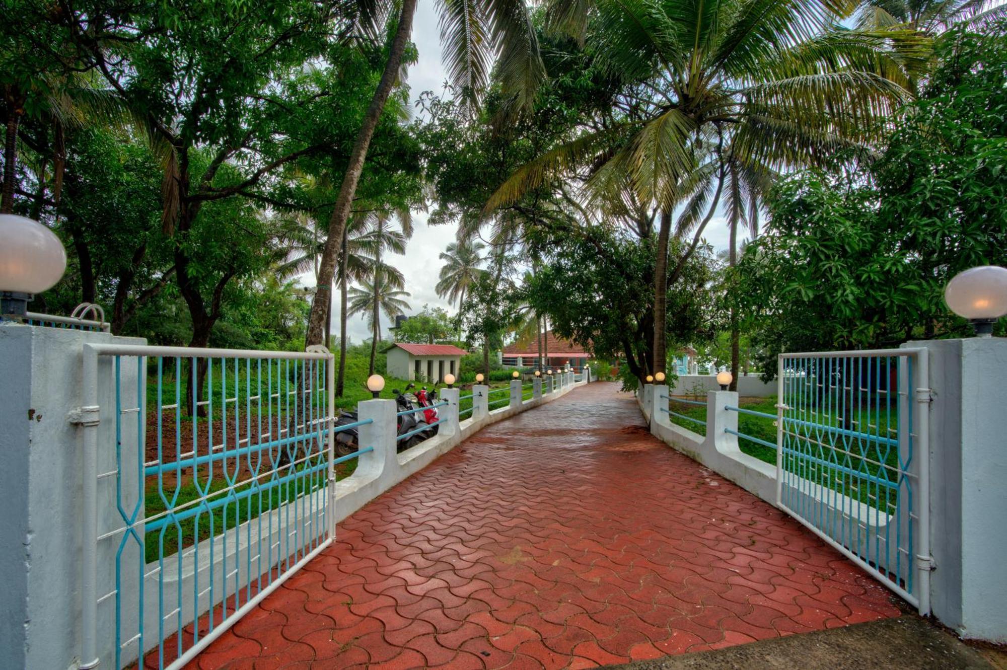 Papilio Beach Front Cottages-Tbv Baga Esterno foto