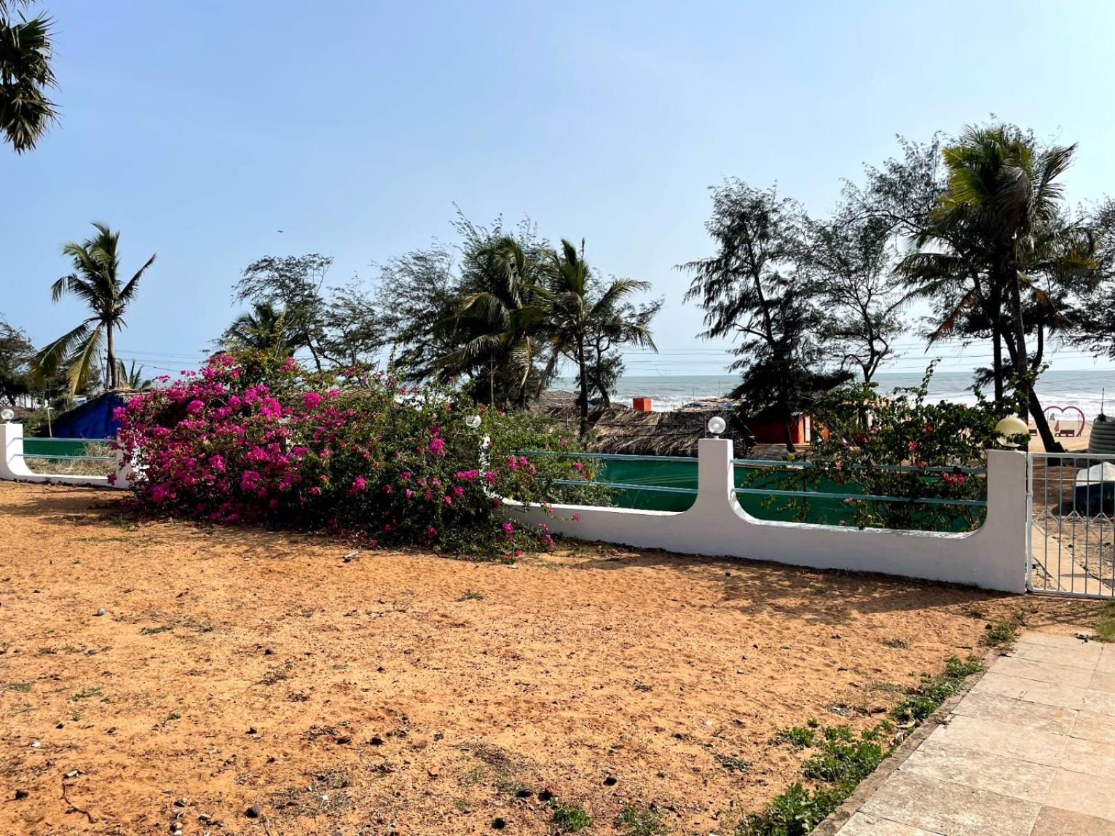 Papilio Beach Front Cottages-Tbv Baga Esterno foto